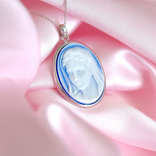 Halskette Unserer Lieben Frau, Halskette Medjugorje, Medaille Unserer Lieben Frau von Medjugorje, blaue Kamee aus Sterlingsilber, Kamee von Medjugorje, blauer Achat Unserer Lieben Frau