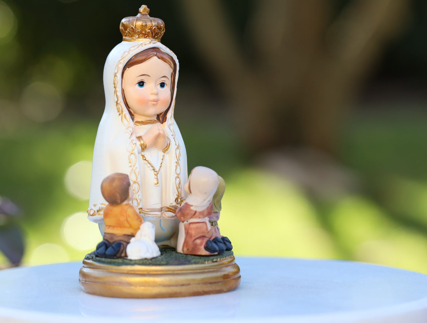 Statue Unserer Lieben Frau von Fatima, Miniaturstatue Unserer Lieben Frau von Fatima mit Sehern, Medjugorje-Miniatur-Baby-Sammlungsstatue der Heiligen