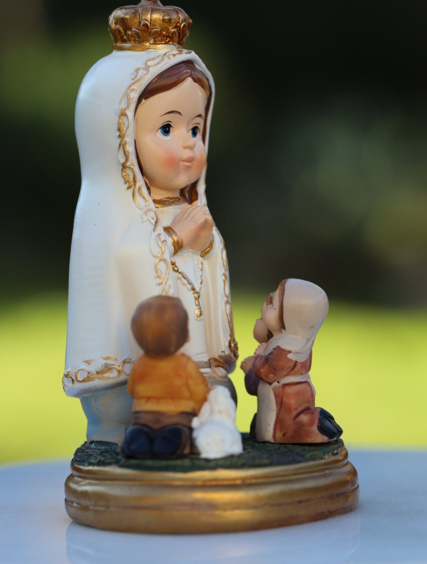 Statue Unserer Lieben Frau von Fatima, Miniaturstatue Unserer Lieben Frau von Fatima mit Sehern, Medjugorje-Miniatur-Baby-Sammlungsstatue der Heiligen