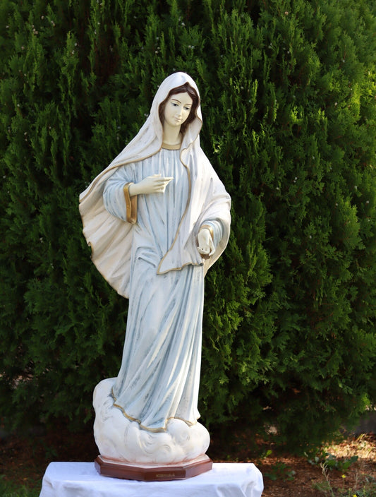 Lebensgroße Marmorpulverstatue Unserer Lieben Frau von Medjugorje, 155 cm große Statue Unserer Lieben Frau, Königin des Friedens, blaue Statue der Jungfrau Maria von Medjugorje