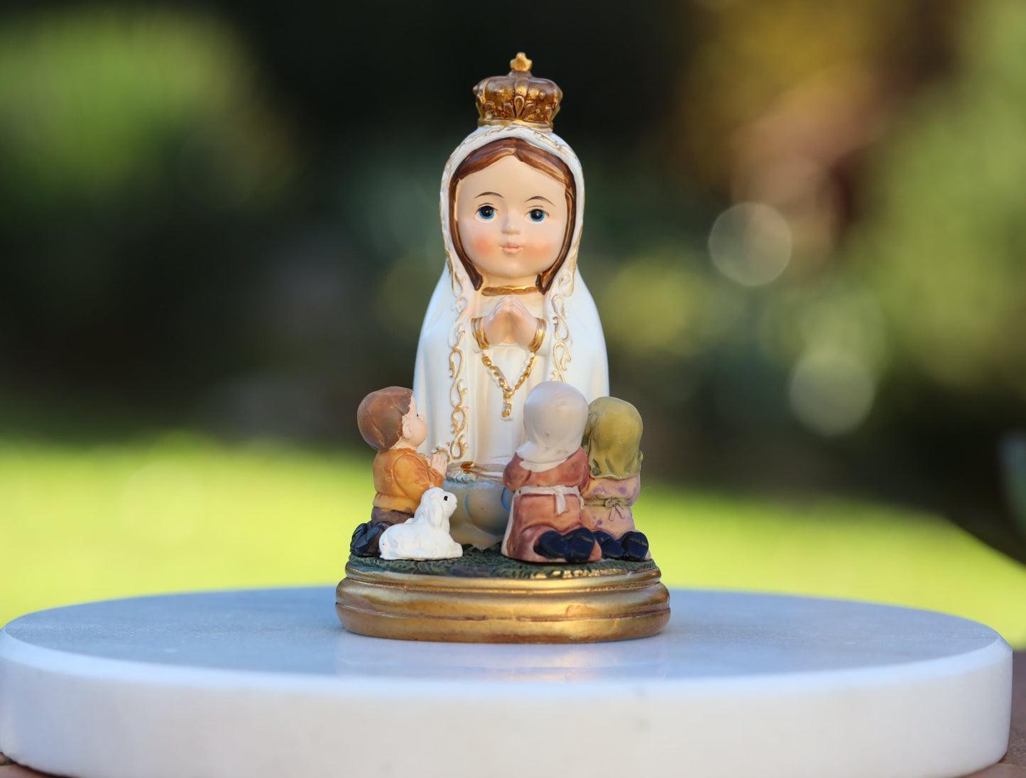 Statue Unserer Lieben Frau von Fatima, Miniaturstatue Unserer Lieben Frau von Fatima mit Sehern, Medjugorje-Miniatur-Baby-Sammlungsstatue der Heiligen