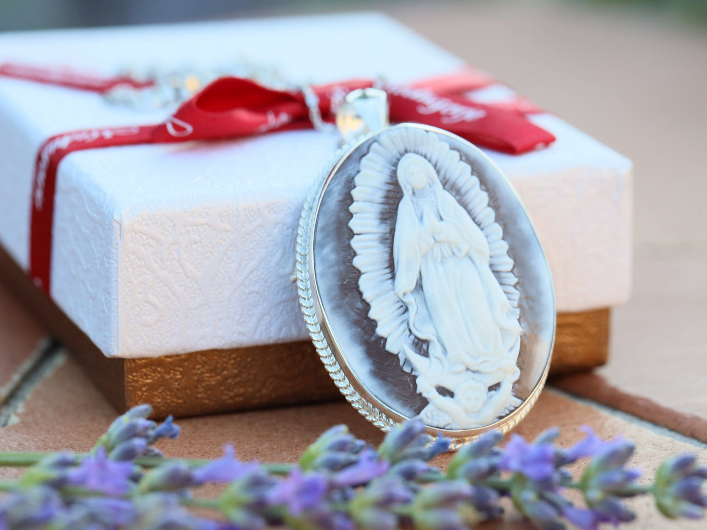 Our Lady of Guadalupe medal, Guadalupe sterling silver cameo medal,Italian cameo pendant, Torre del Greco cameo , Our Lady cameo pendant