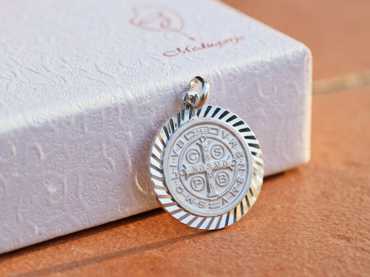 St Benedict medal, sterling silver 925, round diamond cut medal, cross medal, gift for catholic, gift for mum, protection medal from evil