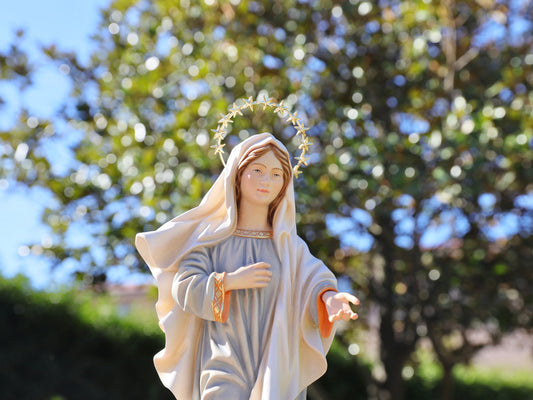 Medjugorje statue, Queen of Peace wood statue, handmade statue of Virgin Mary, Our Lady of Medjugorje 18 inch statue, Val Gardena statue