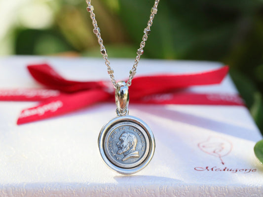 Padre Pio round medal, St Pio sterling silver 925 pendant, vintage style medal, gift for holy communion, catholic medal for protection