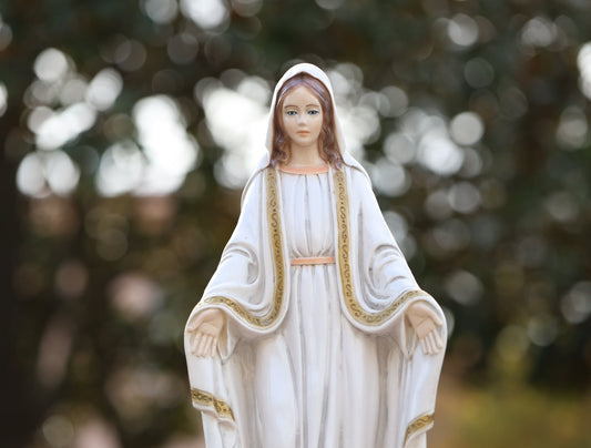 Statue Unserer Lieben Frau der Gnade aus massivem Marmorpulver, Statue aus Medjugorje-Marmorpulver. handbemalte Außenstatue der Unbefleckten Empfängnis