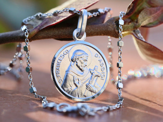 St Francis medal, 15 mm round medal, sterling silver 925, catholic saint medal, devotional medal for catholic, St Francis of Assisi medal