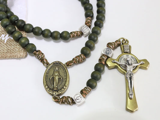 Paracord rosary for man, St Benedict and Miraculous Medal rosary, sturdy military green rosary, tactical rope rosary, large crucifix rosary