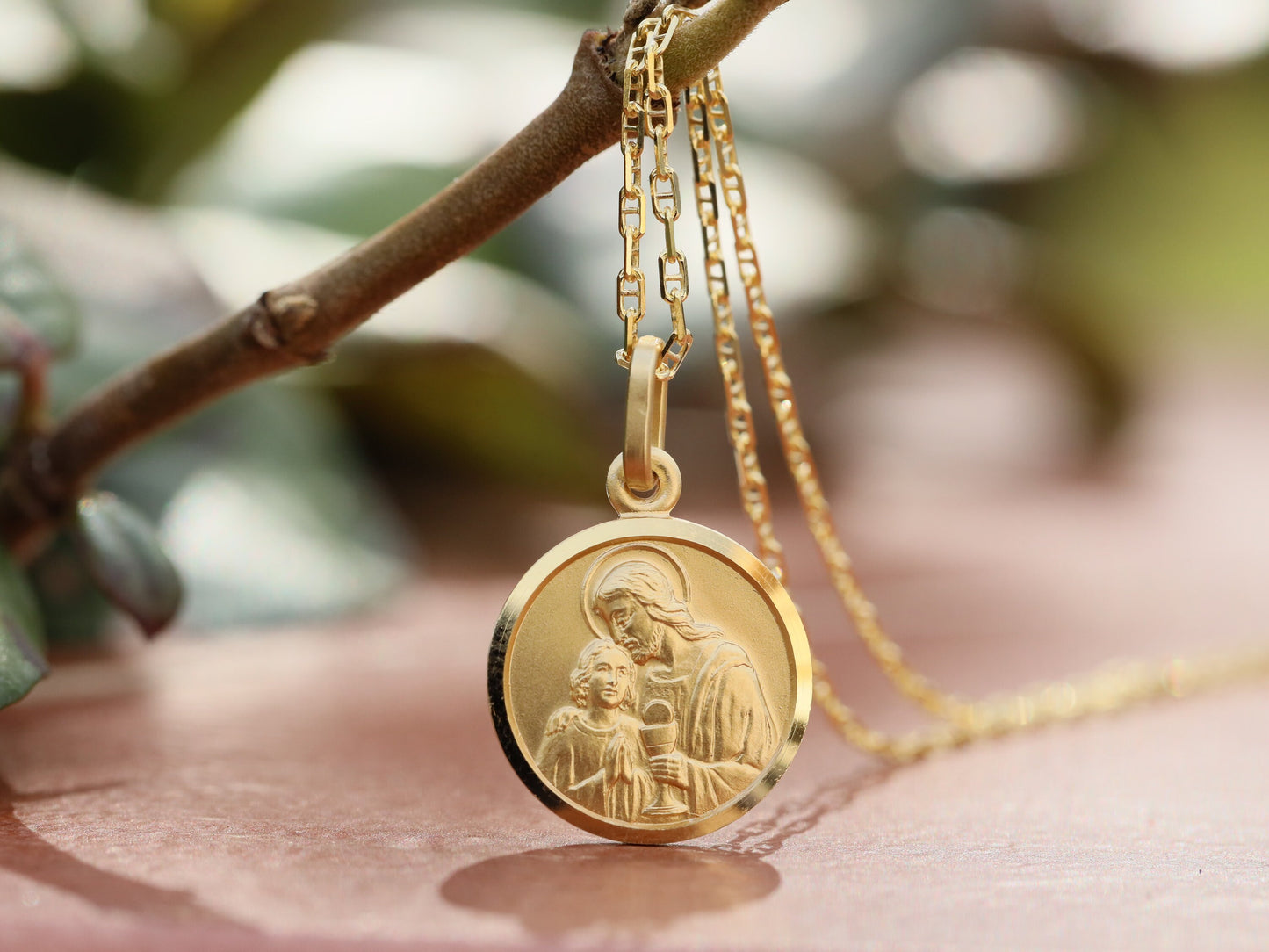 Holy communion pendant, first communion medal, sterling silver 925, 18 k gold plated, medal for catholic girl or boy, round Jesus pendant