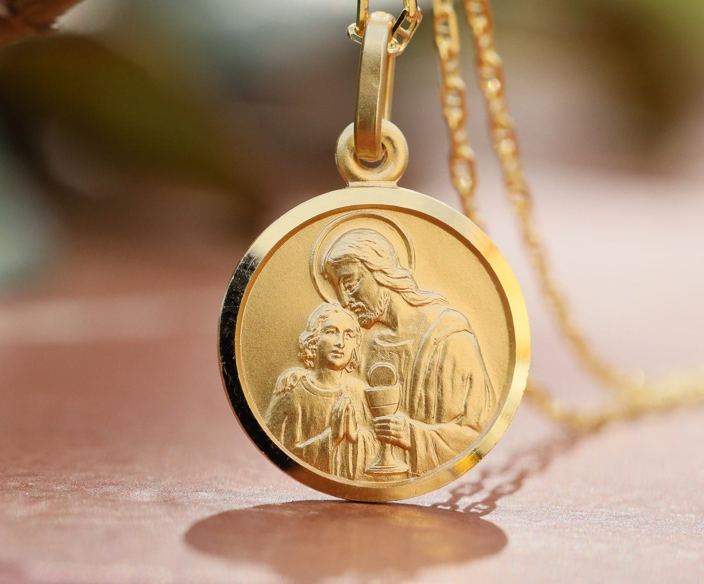 Holy communion pendant, first communion medal, sterling silver 925, 18 k gold plated, medal for catholic girl or boy, round Jesus pendant